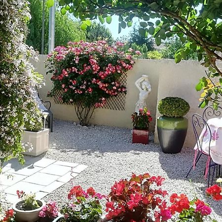 Mas De La Coucourde Bed and Breakfast Paluds de Noves Esterno foto